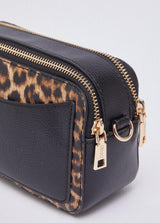 LIU.JO CARTEIRA CROSSBODY DE  IMPRESSÃO ANIMAL PRINT
